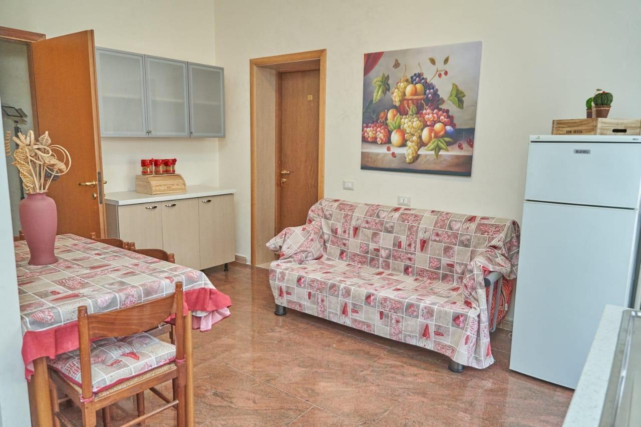 Le Stanze Di Ricci - Affittacamere Low Cost Lesina Exterior foto