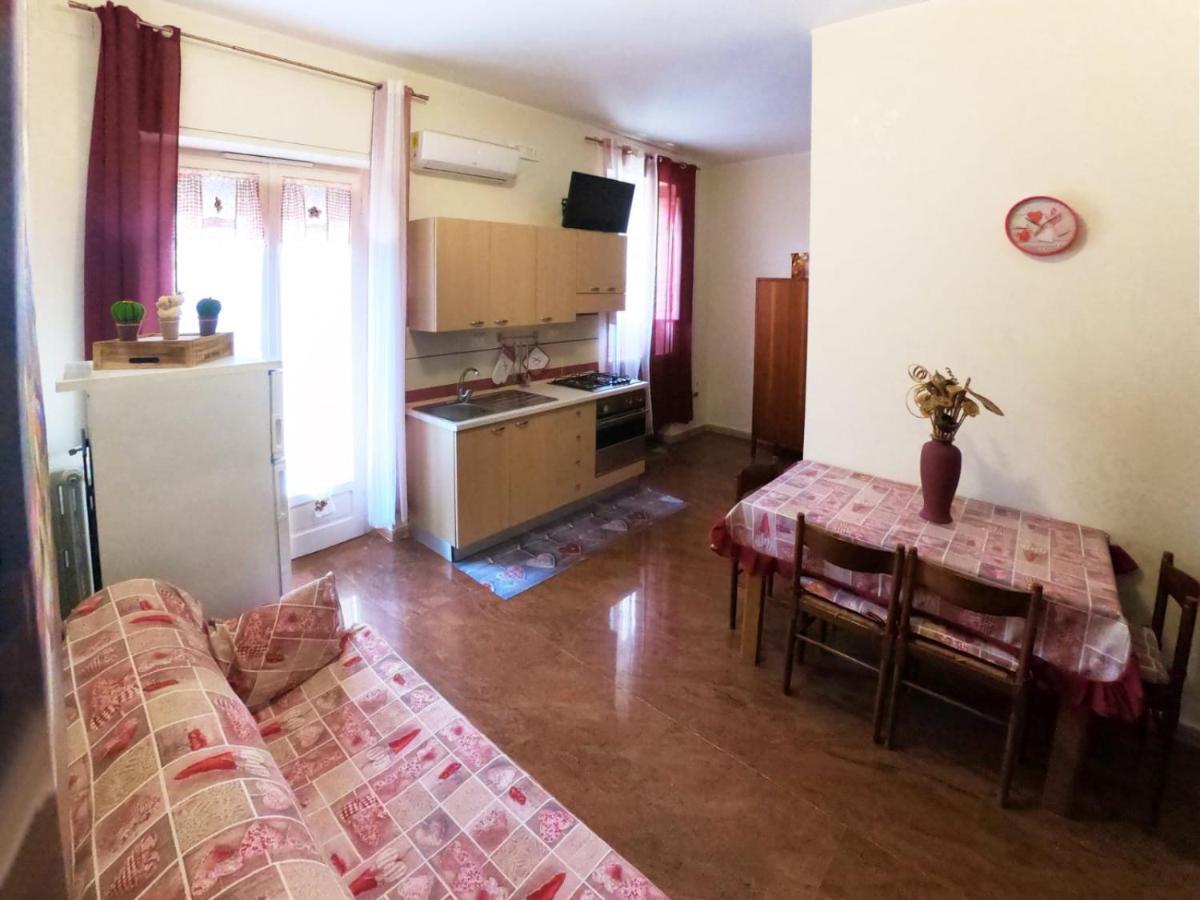 Le Stanze Di Ricci - Affittacamere Low Cost Lesina Exterior foto