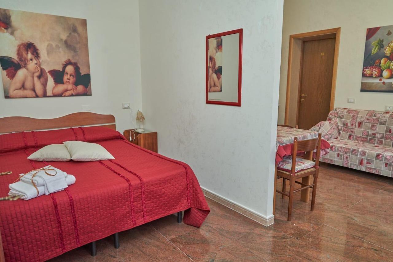 Le Stanze Di Ricci - Affittacamere Low Cost Lesina Exterior foto