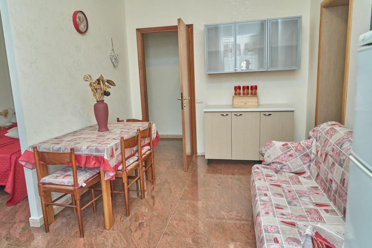 Le Stanze Di Ricci - Affittacamere Low Cost Lesina Exterior foto